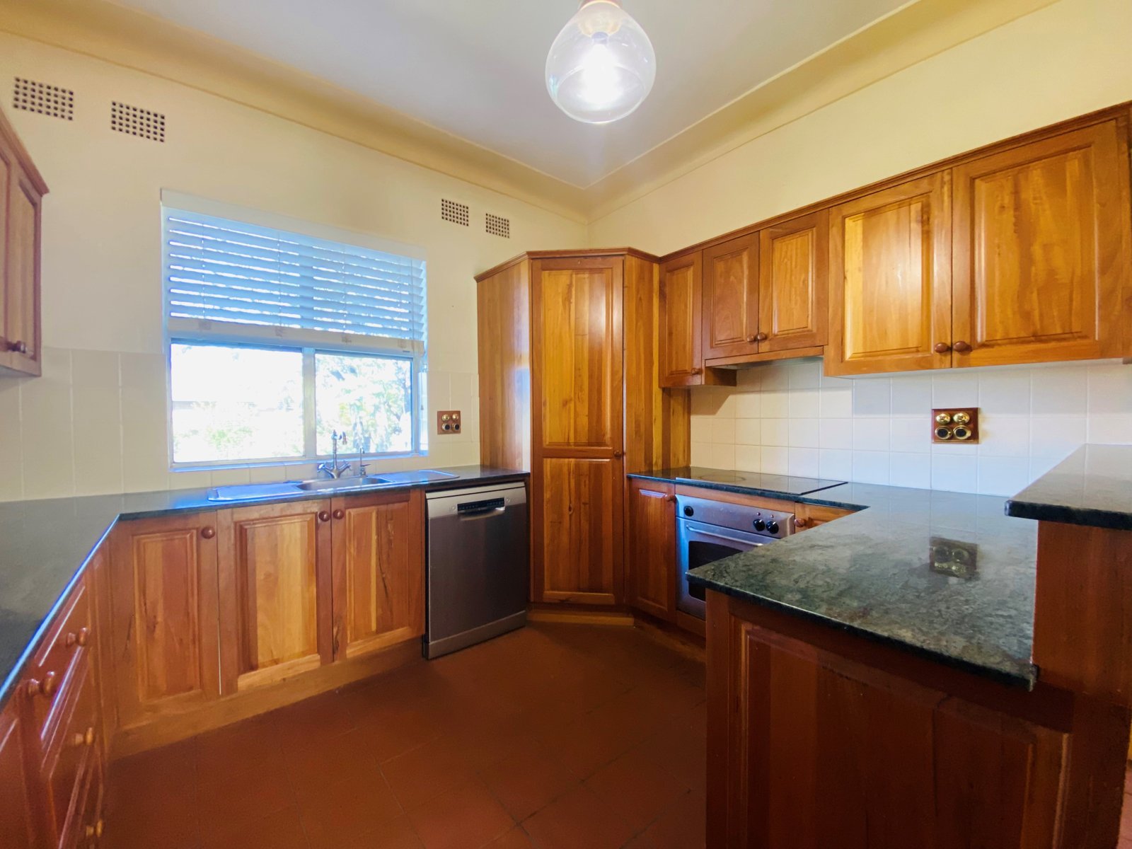 48 Mathews Street TAMWORTH 7