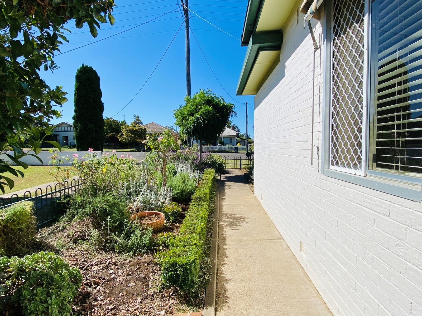 48 Mathews Street TAMWORTH 13