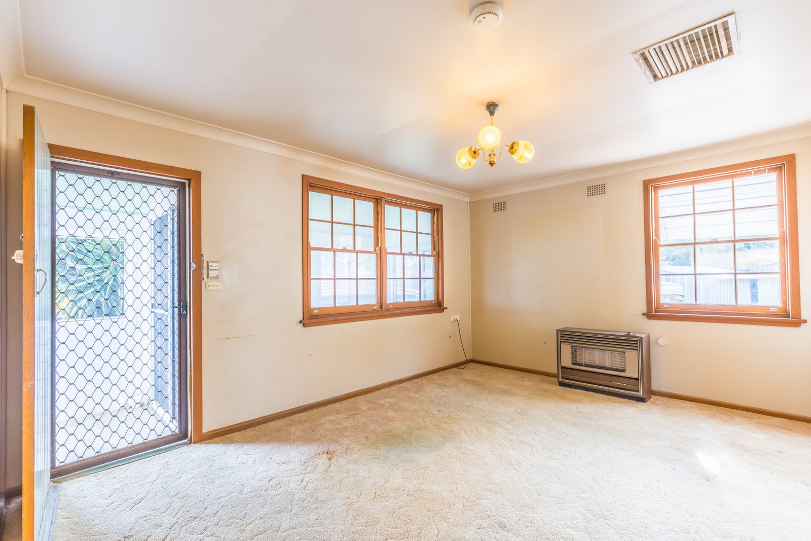 48 Mountview Crescent TAMWORTH 4