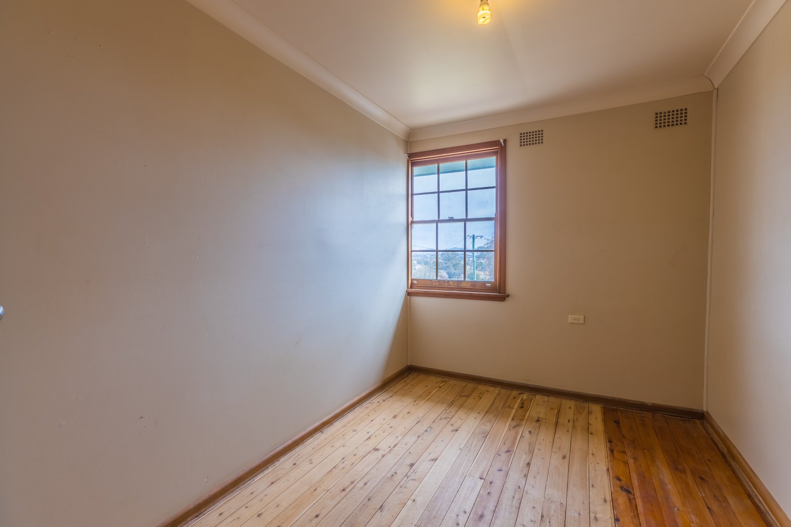 48 Mountview Crescent TAMWORTH 9