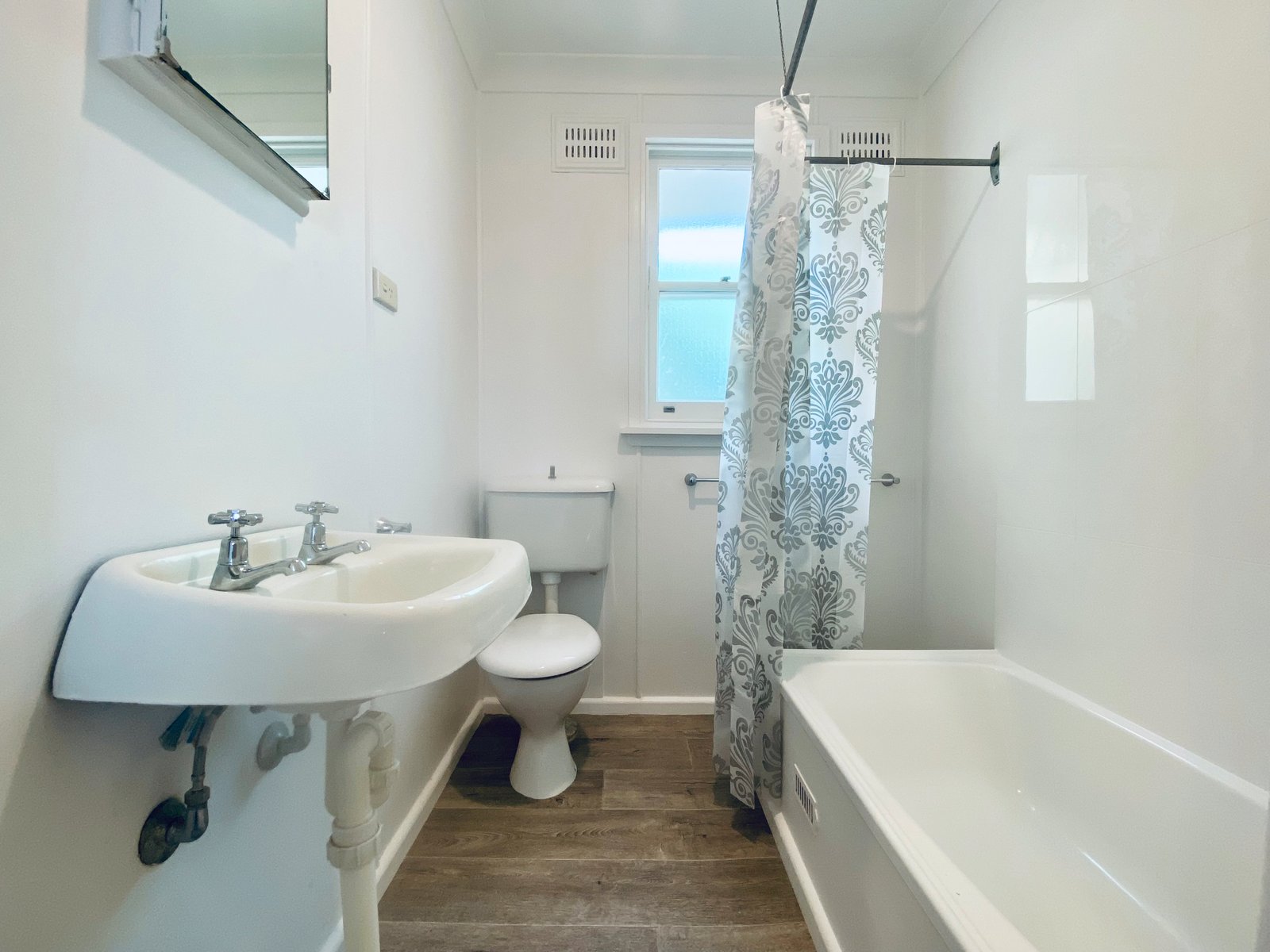 48 Mountview Crescent TAMWORTH 6