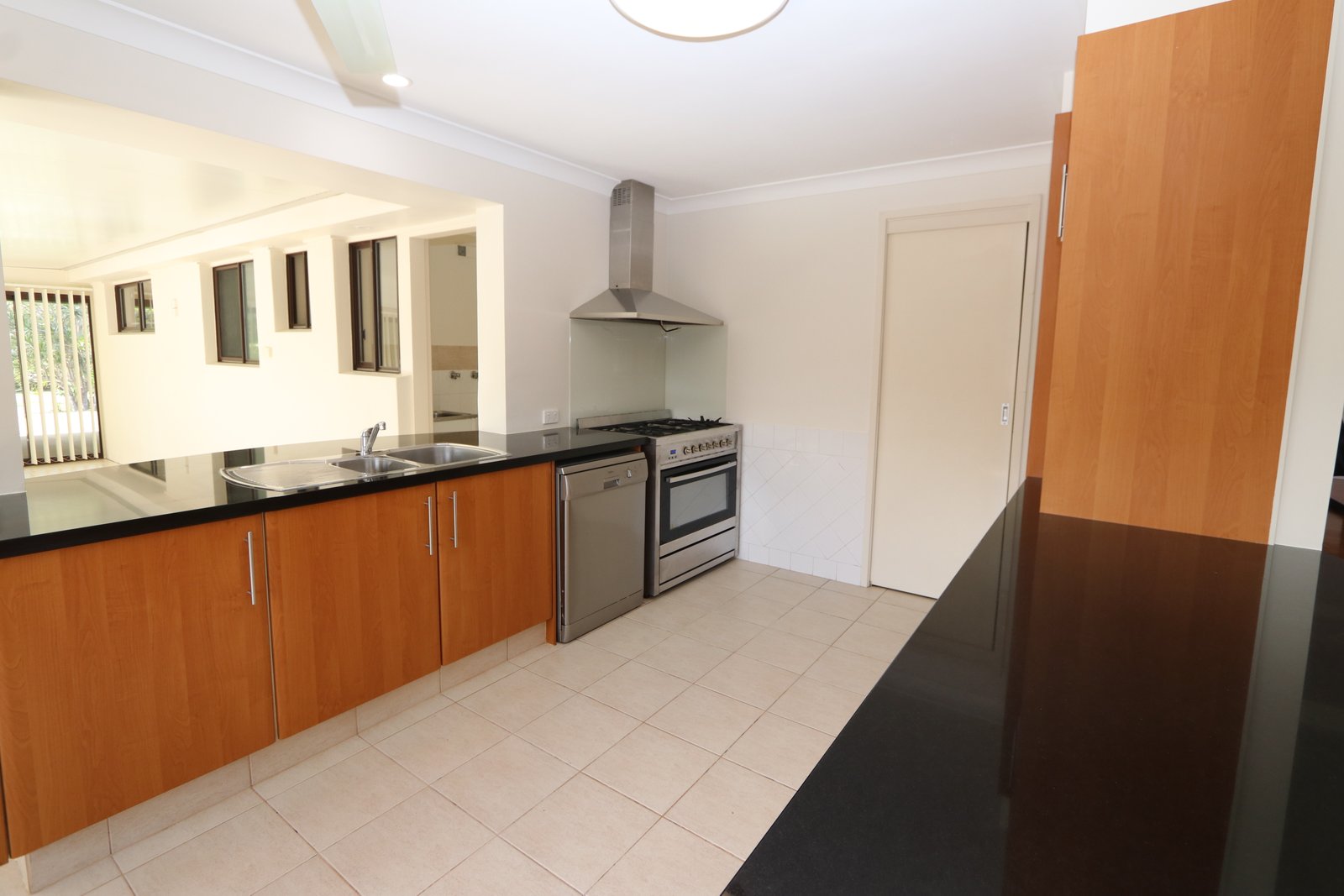 48 Nerang River Drive NERANG 5