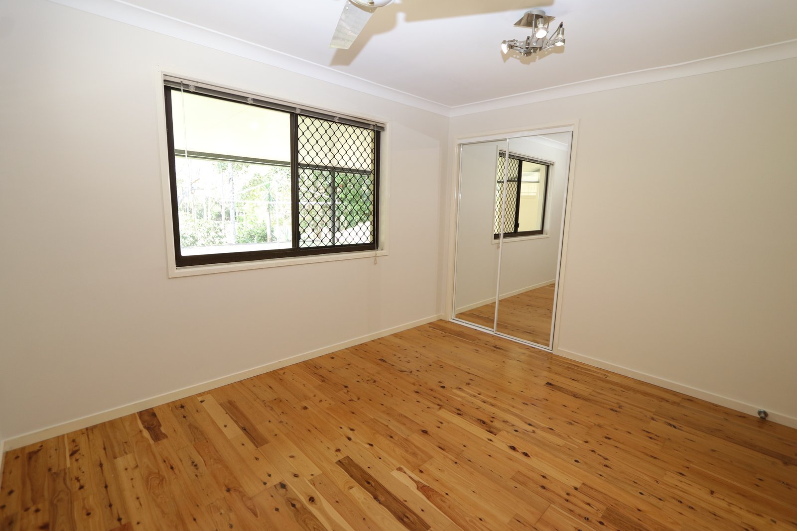 48 Nerang River Drive NERANG 11