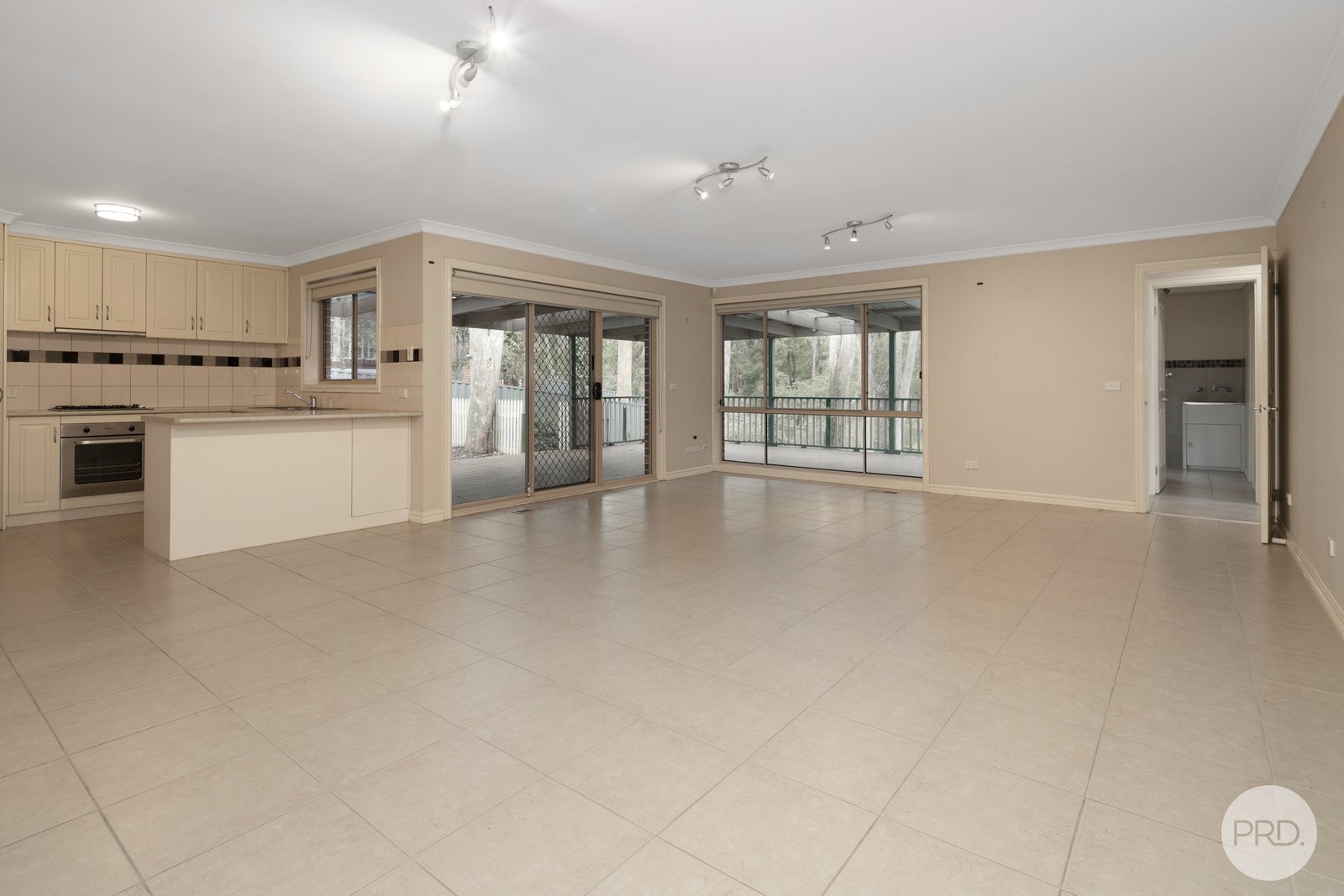 48 Oakbank Drive MOUNT HELEN 5