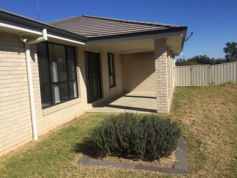 48 Orley Drive TAMWORTH 8