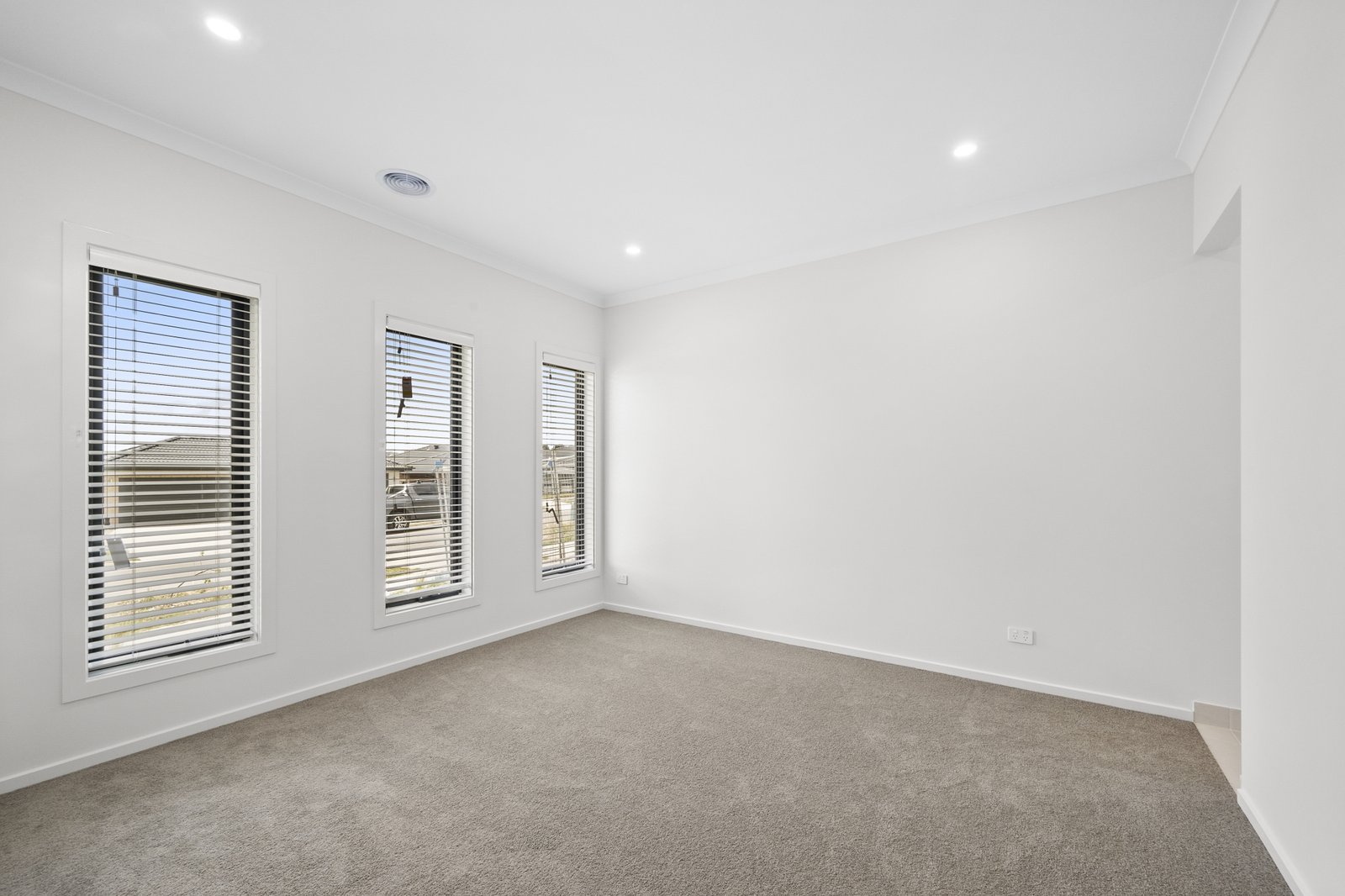 Gallery: 48 Patriot Crescent