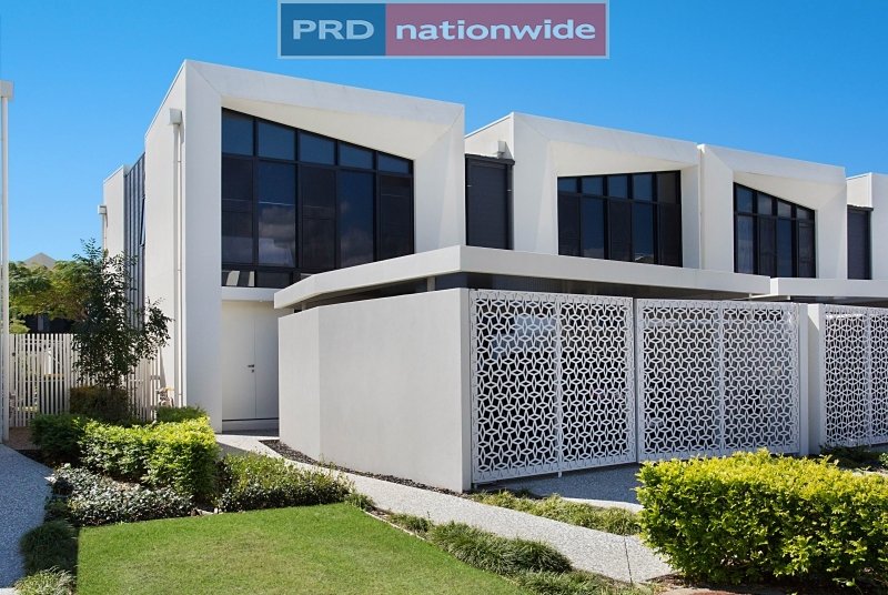 48 Peninsula Drive ROBINA 1