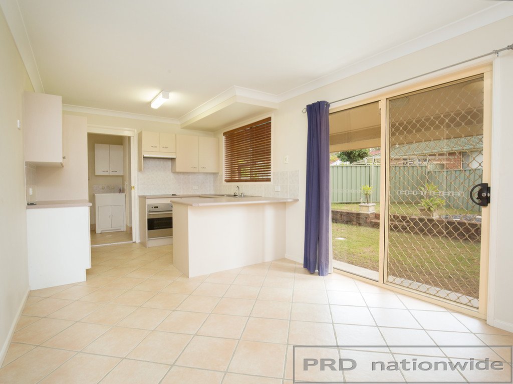 4/8 Proserpine Close ASHTONFIELD 7