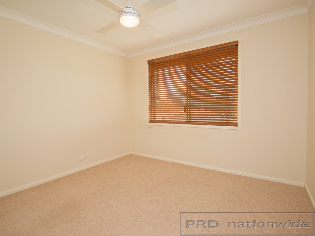 4/8 Proserpine Close ASHTONFIELD 10