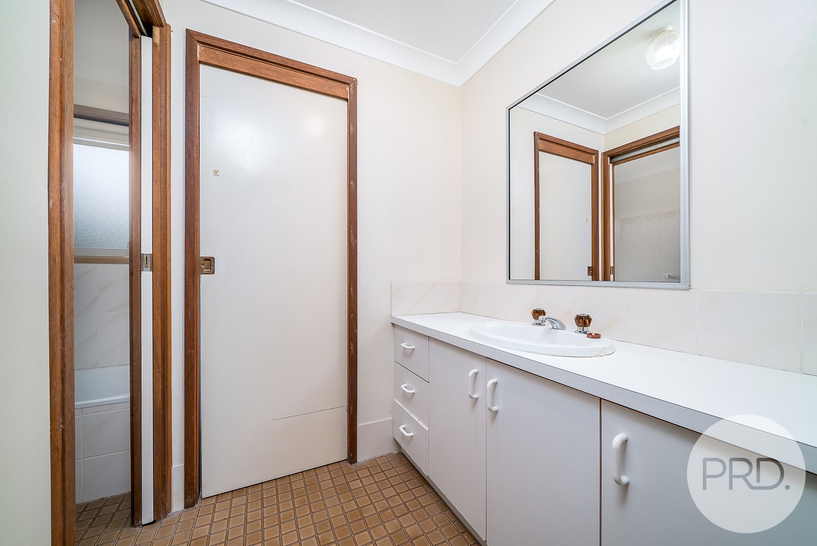 48 Pugsley Avenue ESTELLA 9