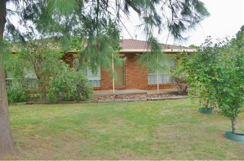 48 Pugsley Avenue ESTELLA 1