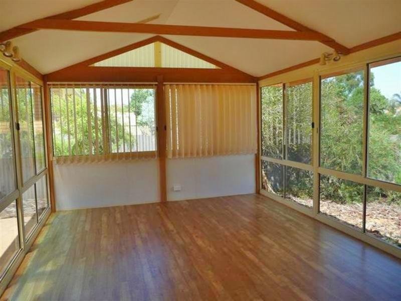 48 Pugsley Avenue ESTELLA 6