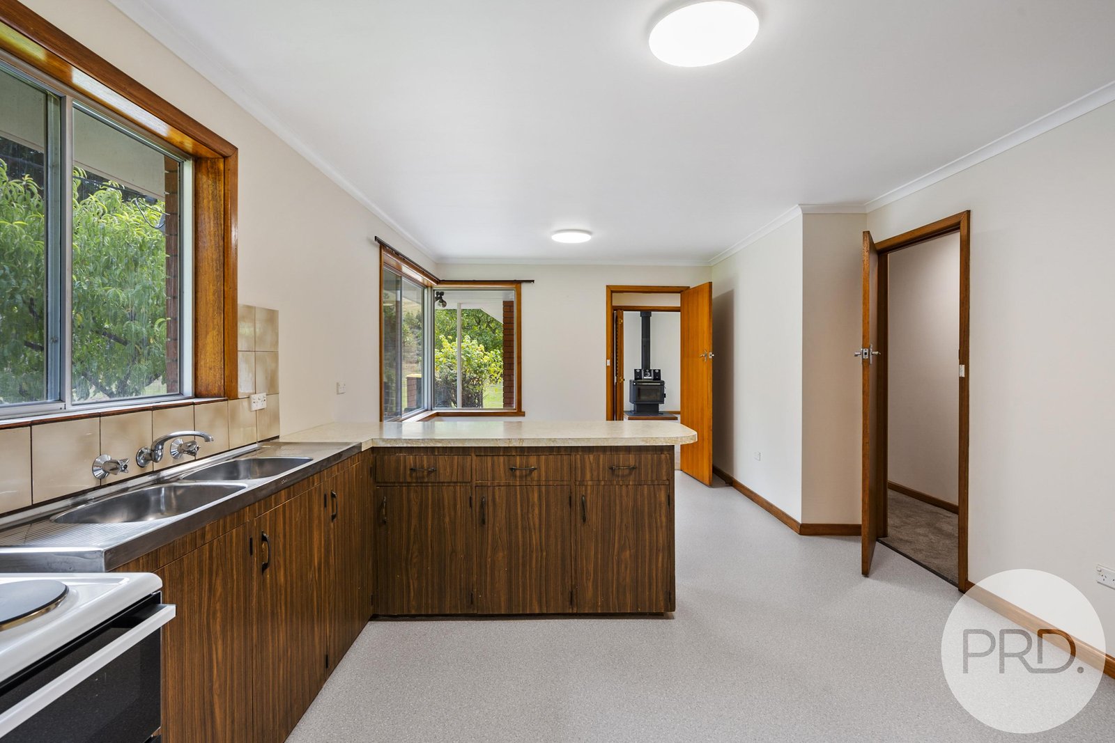 48 Russell Road CLAREMONT 10