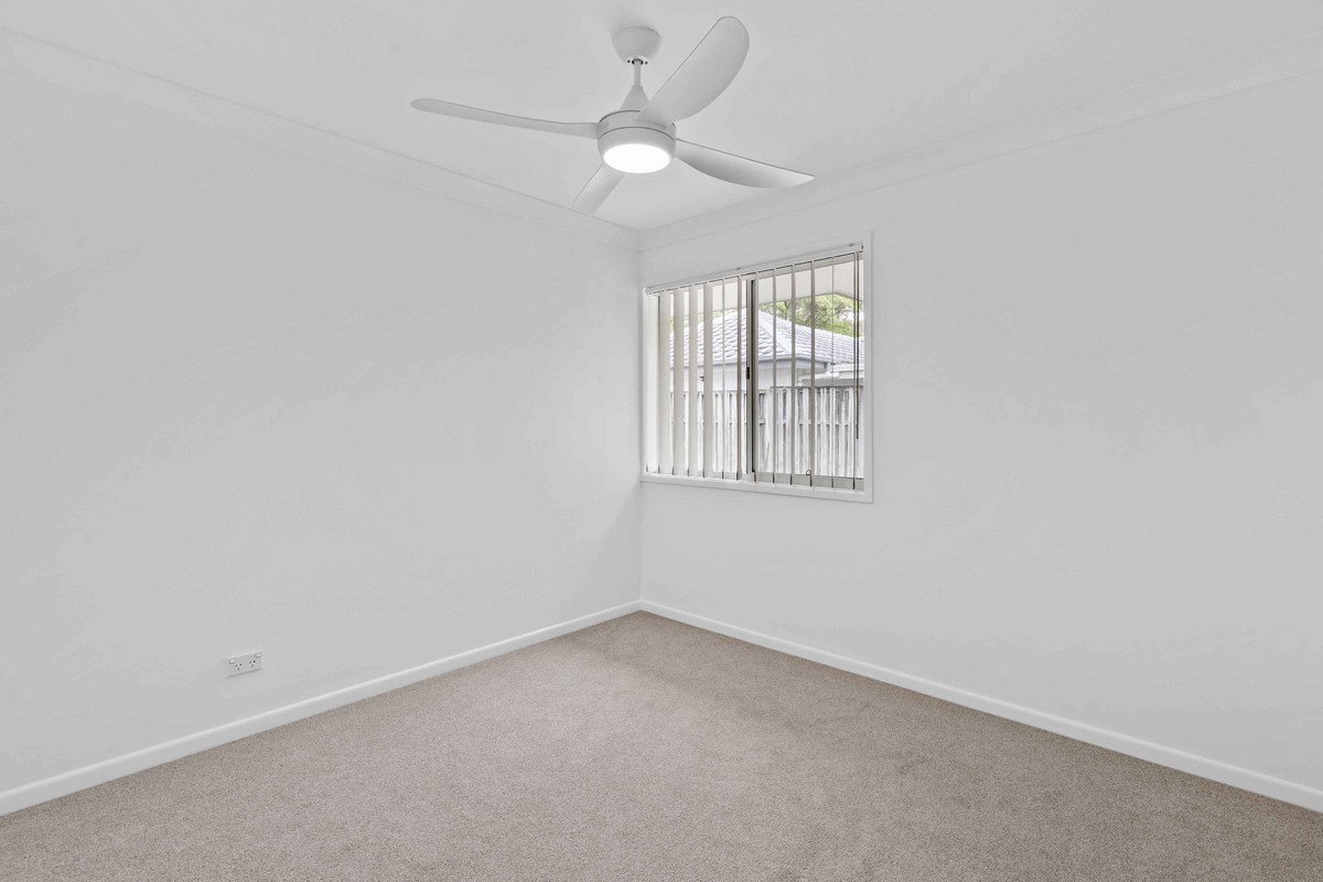 48 Seville Court BURLEIGH WATERS 8