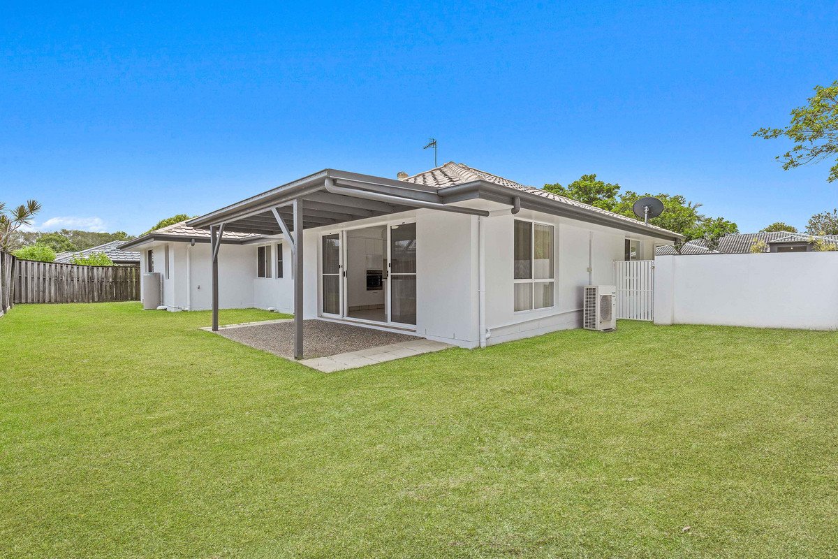 48 Seville Court BURLEIGH WATERS 11