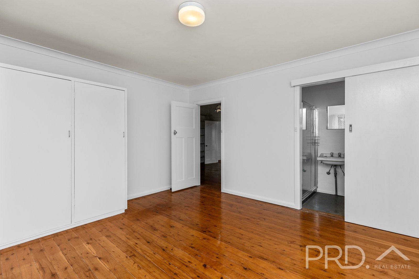 48 Simpson Street TUMUT 10