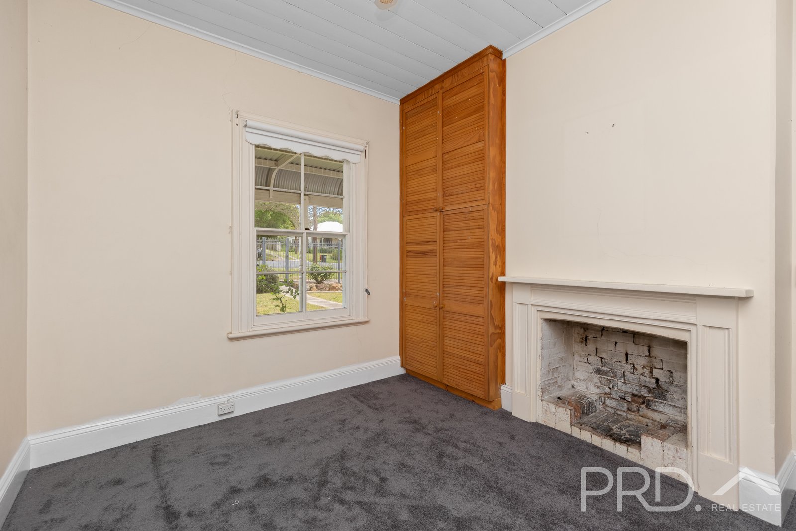 48 Simpson Street TUMUT 17