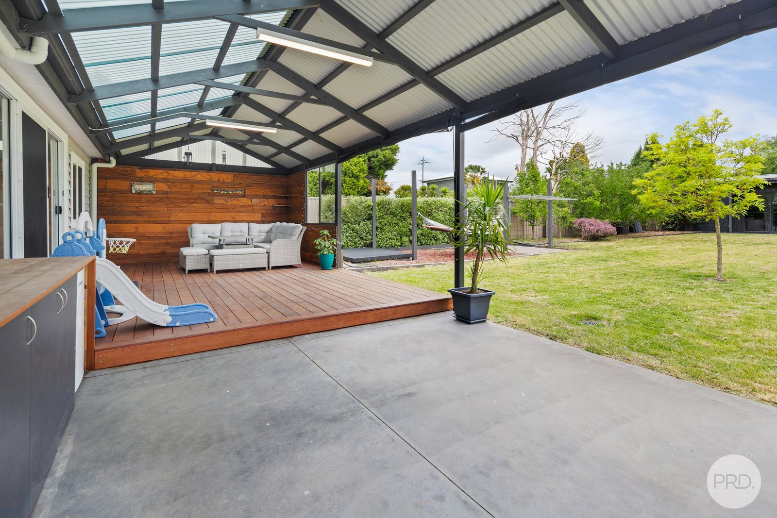 48 Spencer Street SEBASTOPOL 12