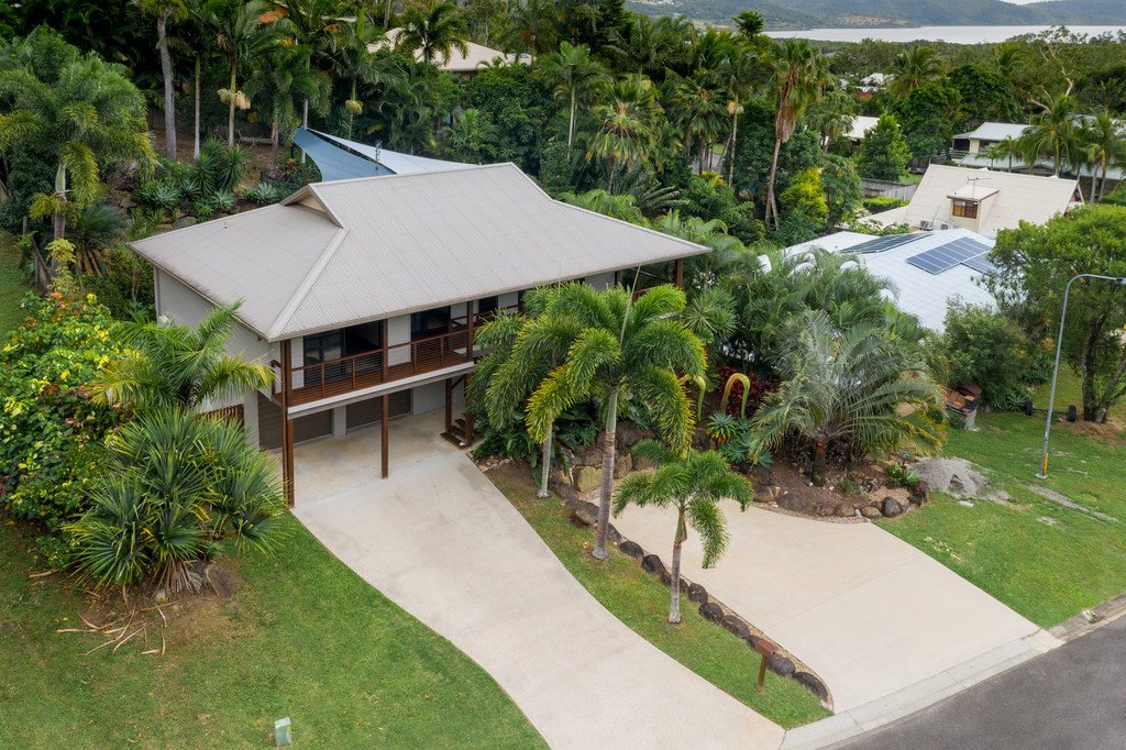 48 Tropic Road CANNONVALE 23