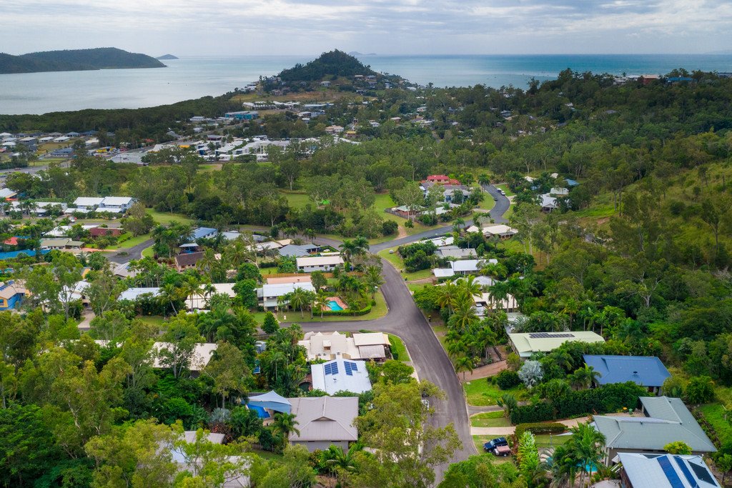48 Tropic Road CANNONVALE 24