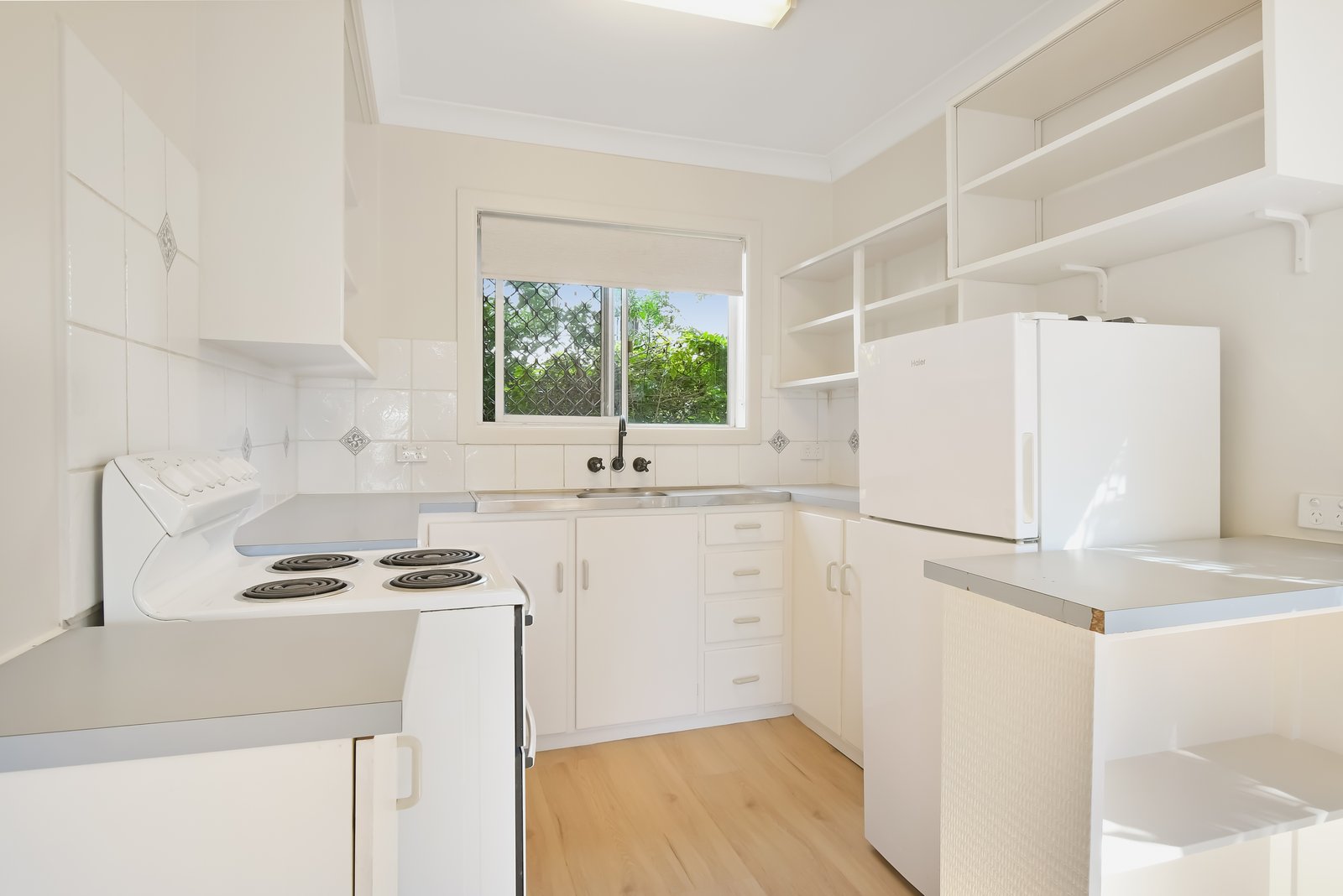 4/8 Tweed Street COOLANGATTA 3