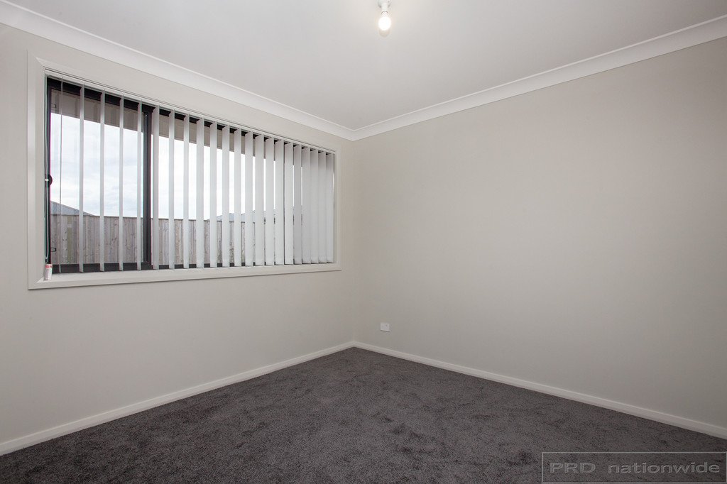 48 Watervale Circuit CHISHOLM 6