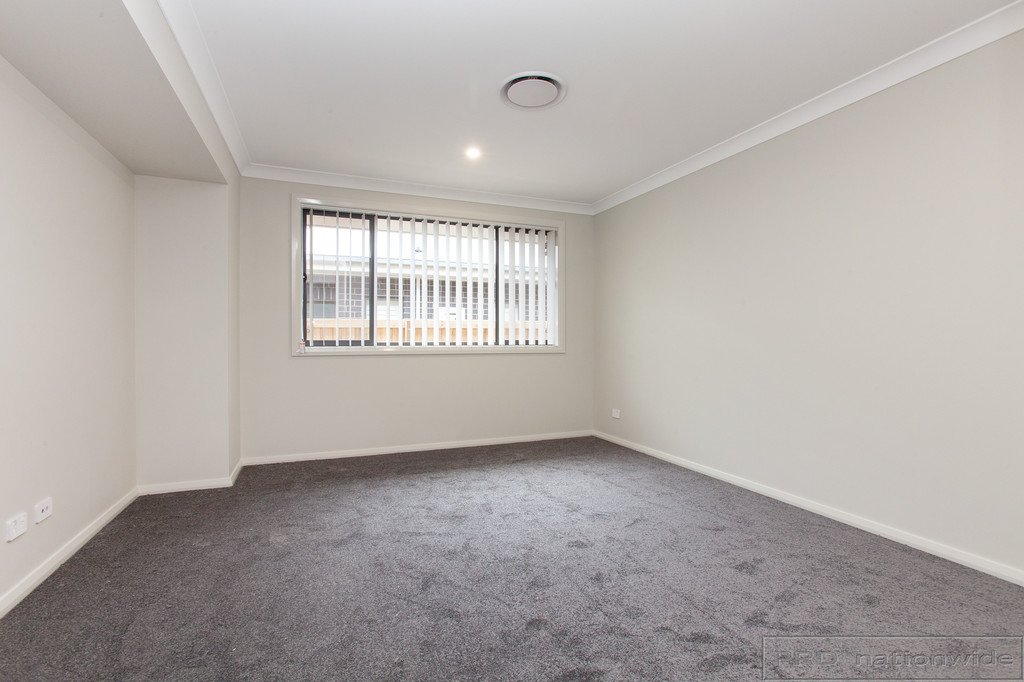 48 Watervale Circuit CHISHOLM 8