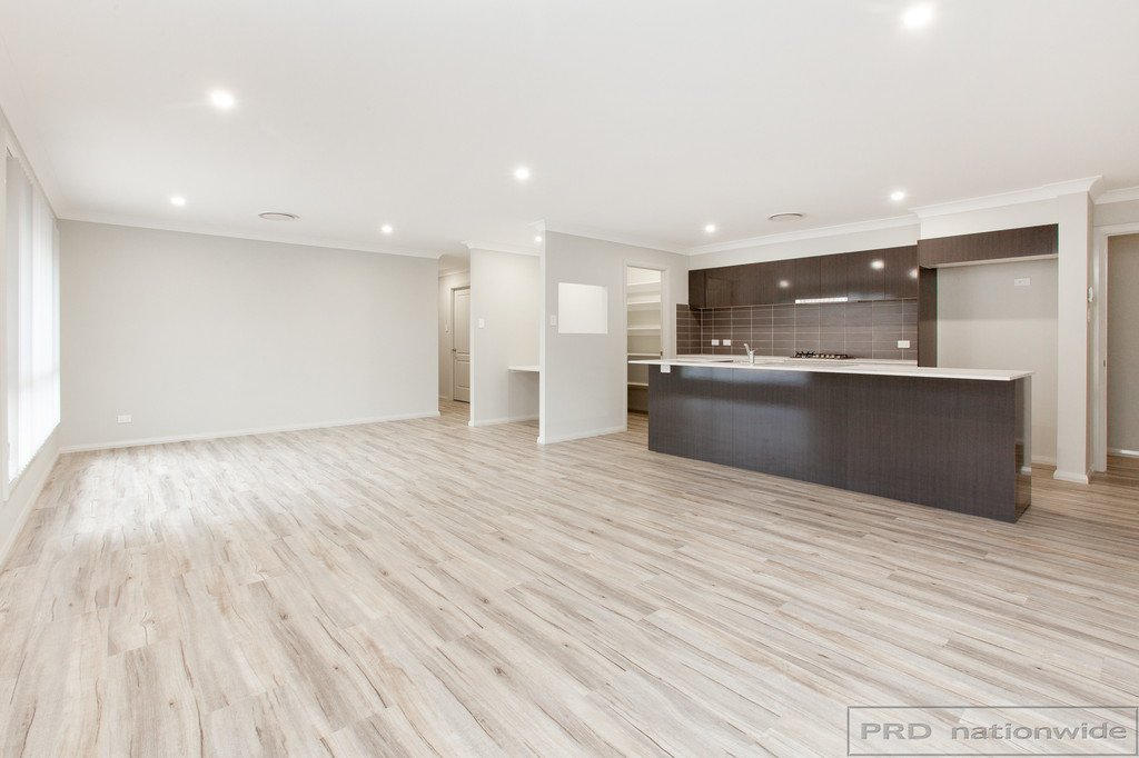 48 Watervale Circuit CHISHOLM 10