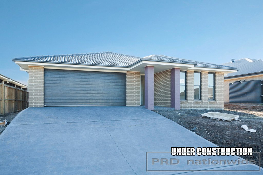48 Watervale Circuit CHISHOLM 1