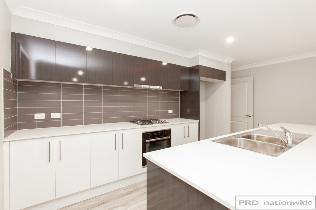 48 Watervale Circuit CHISHOLM 3
