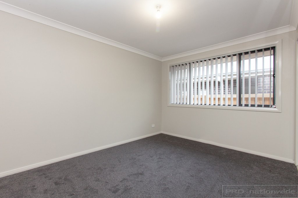 48 Watervale Circuit CHISHOLM 5