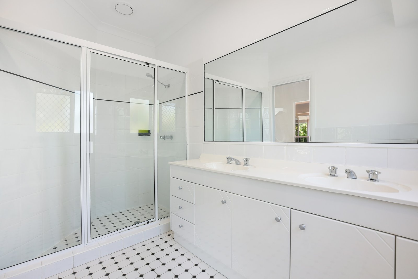 48 Watford Crescent MOLENDINAR 7