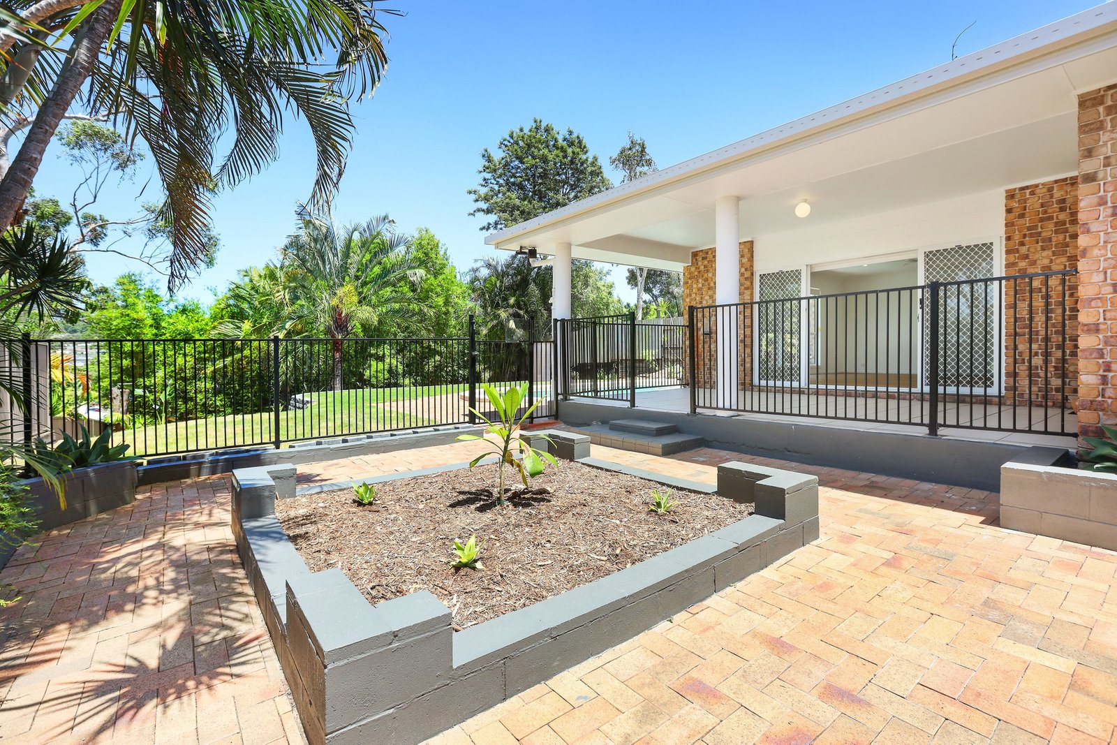 48 Watford Crescent MOLENDINAR 15