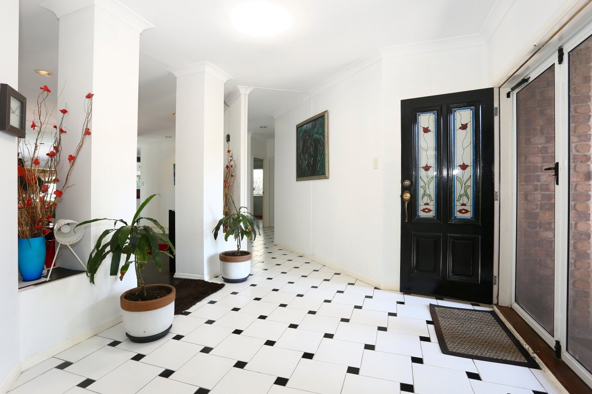 48 Watford Crescent MOLENDINAR 4