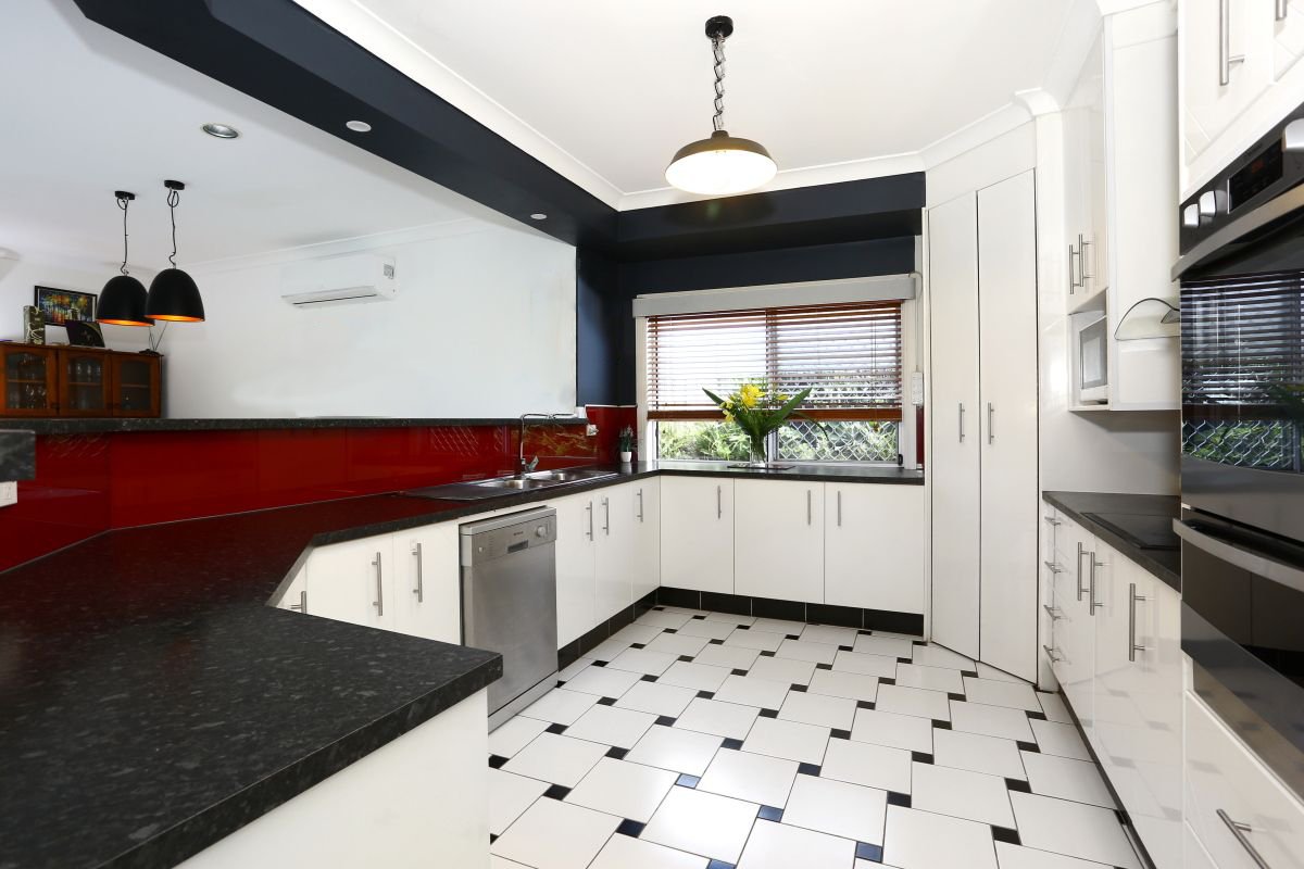 48 Watford Crescent MOLENDINAR 6