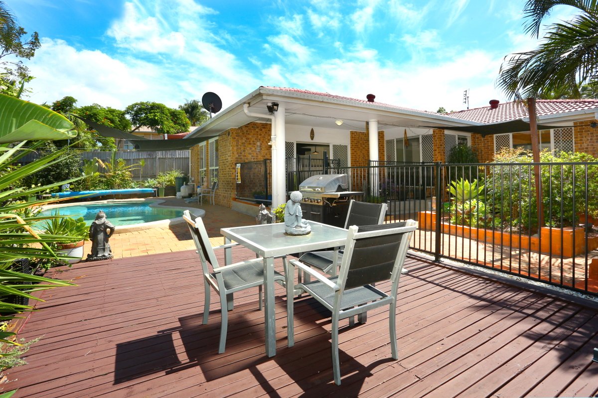 48 Watford Crescent MOLENDINAR 13