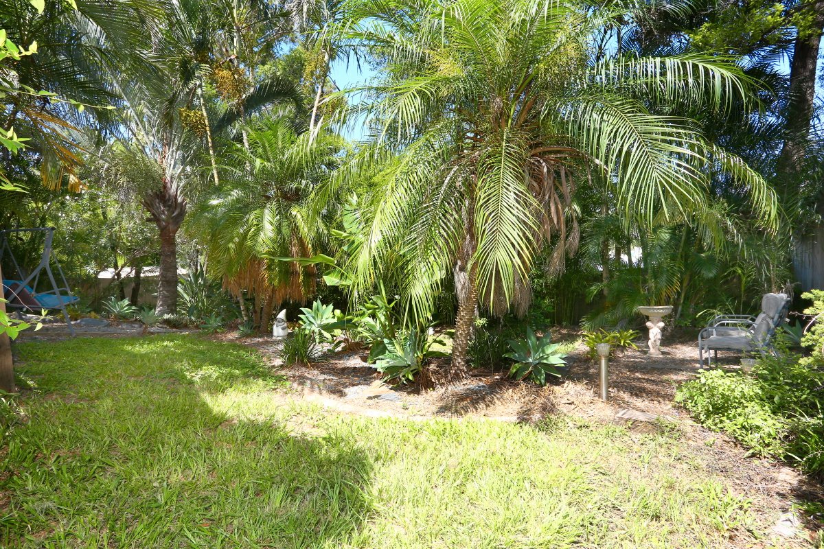 48 Watford Crescent MOLENDINAR 16