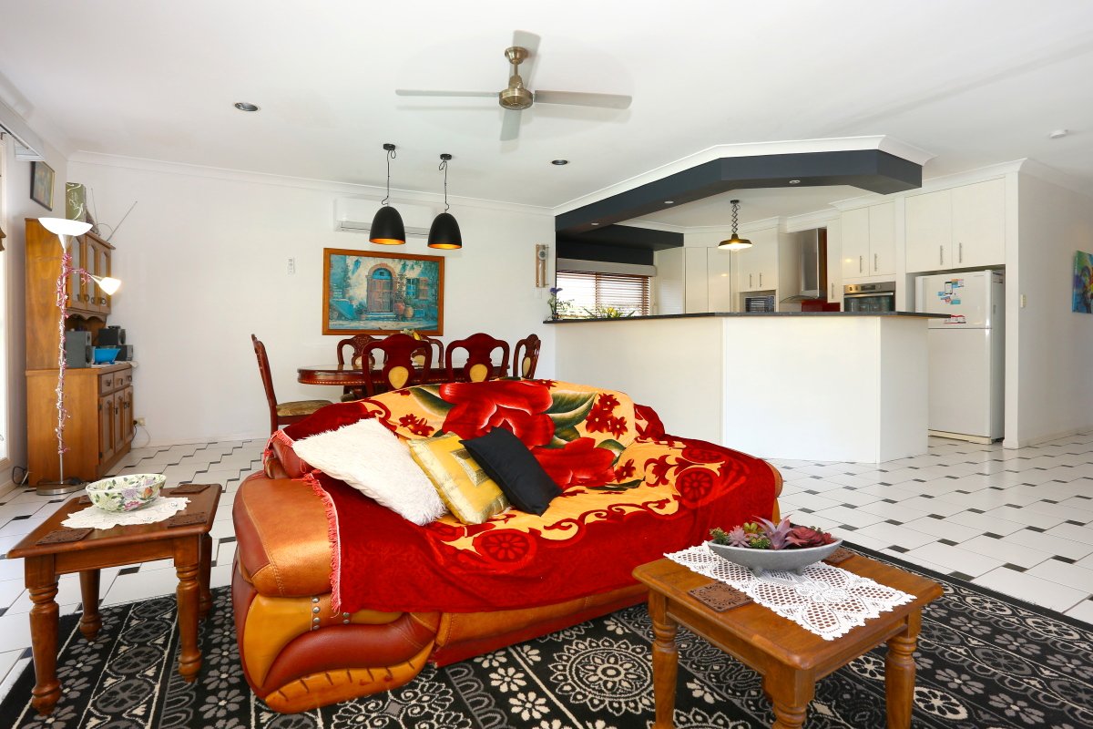 48 Watford Crescent MOLENDINAR 8