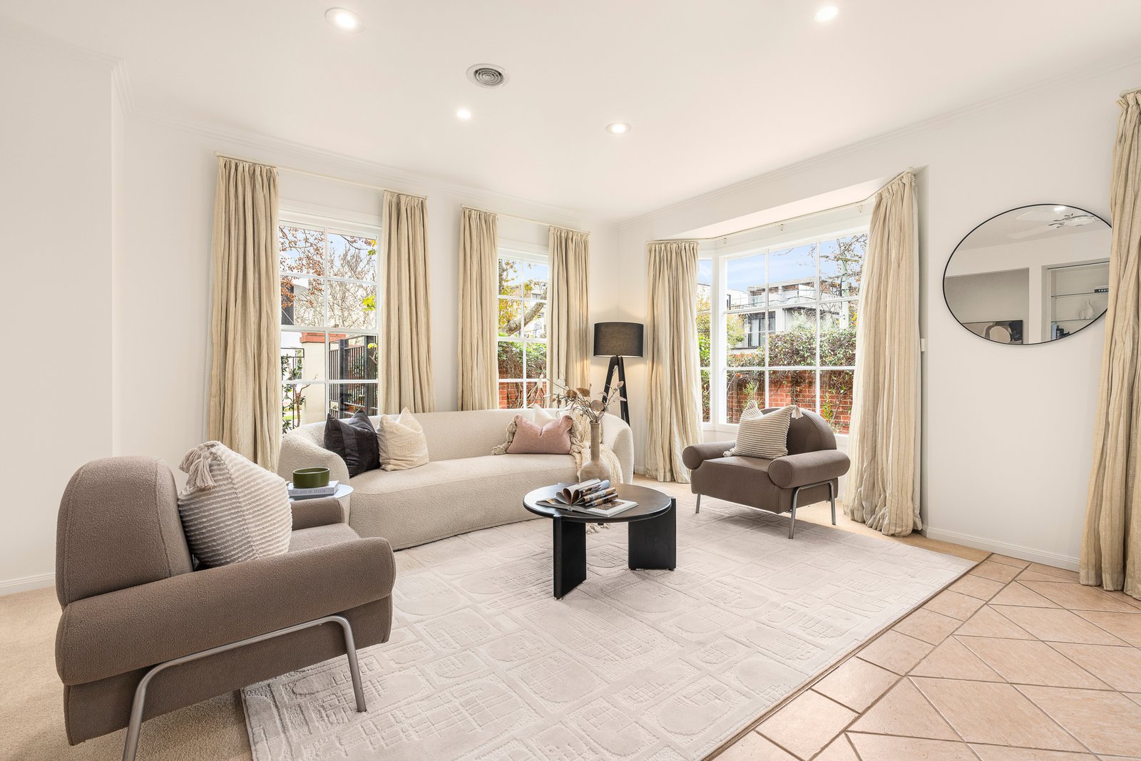 Gallery: 48 Well Street