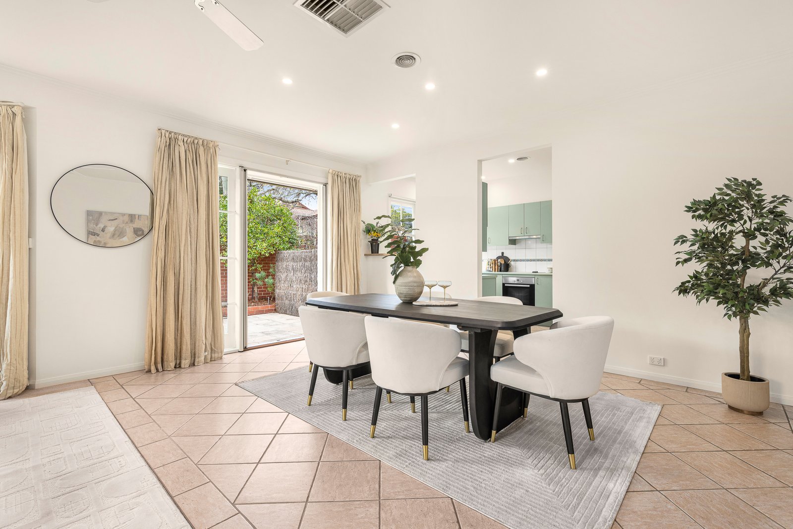 Gallery: 48 Well Street