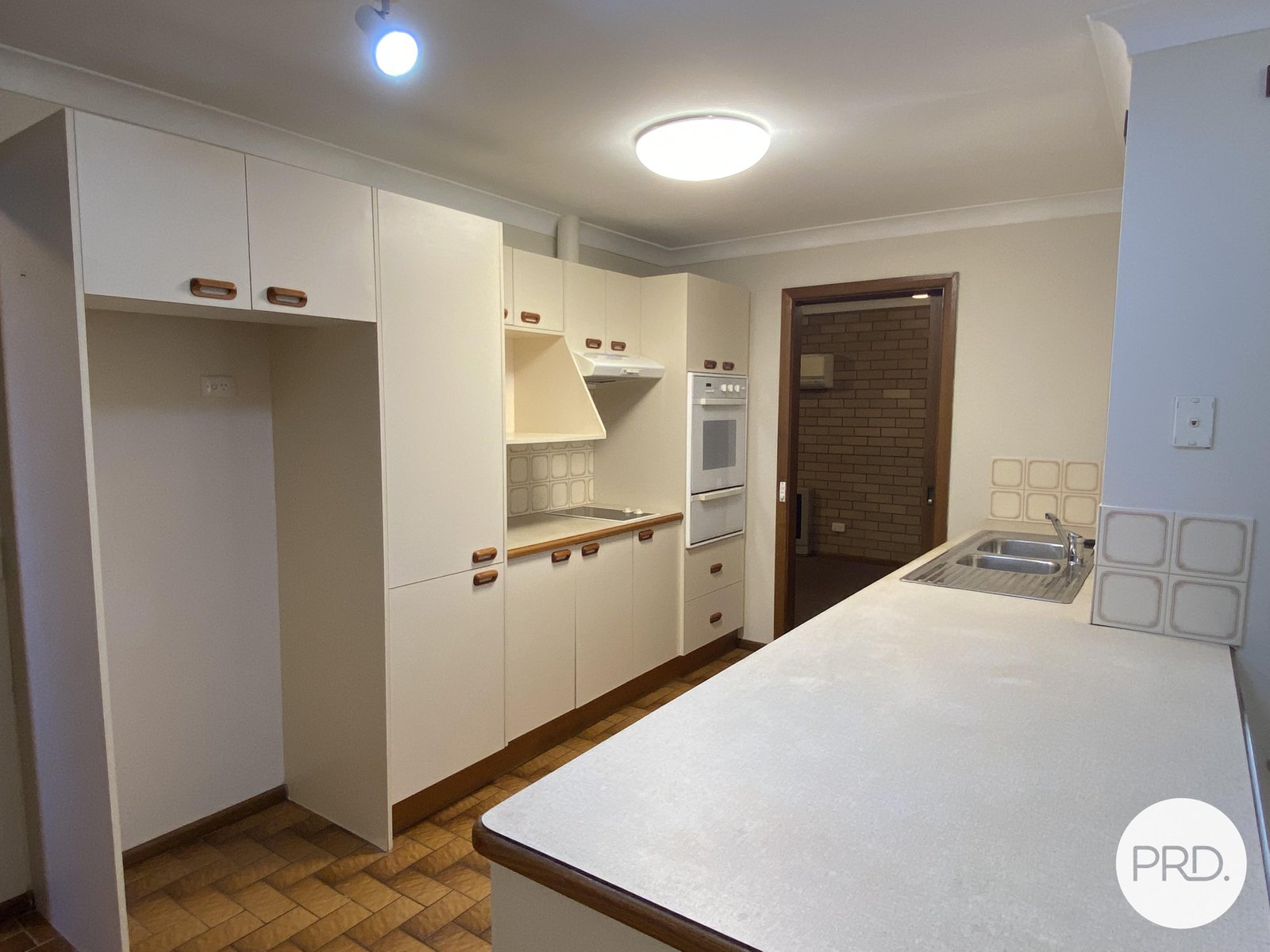 480 Ainslie Avenue LAVINGTON 2