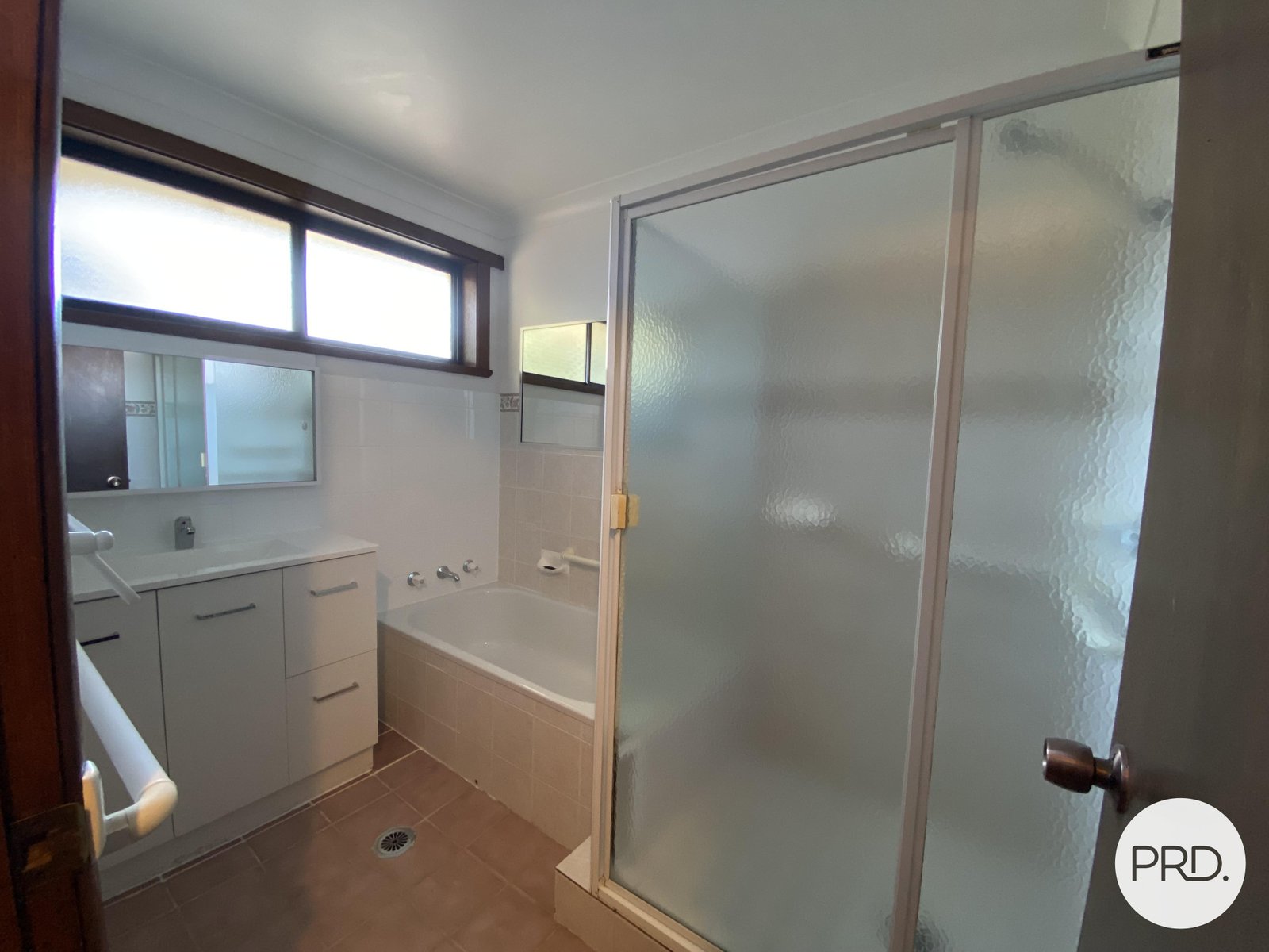 480 Ainslie Avenue LAVINGTON 9