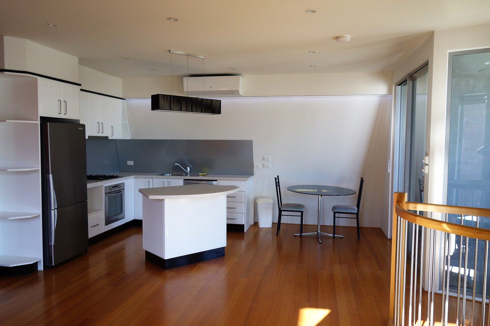 Gallery: 4/80 Beach Road