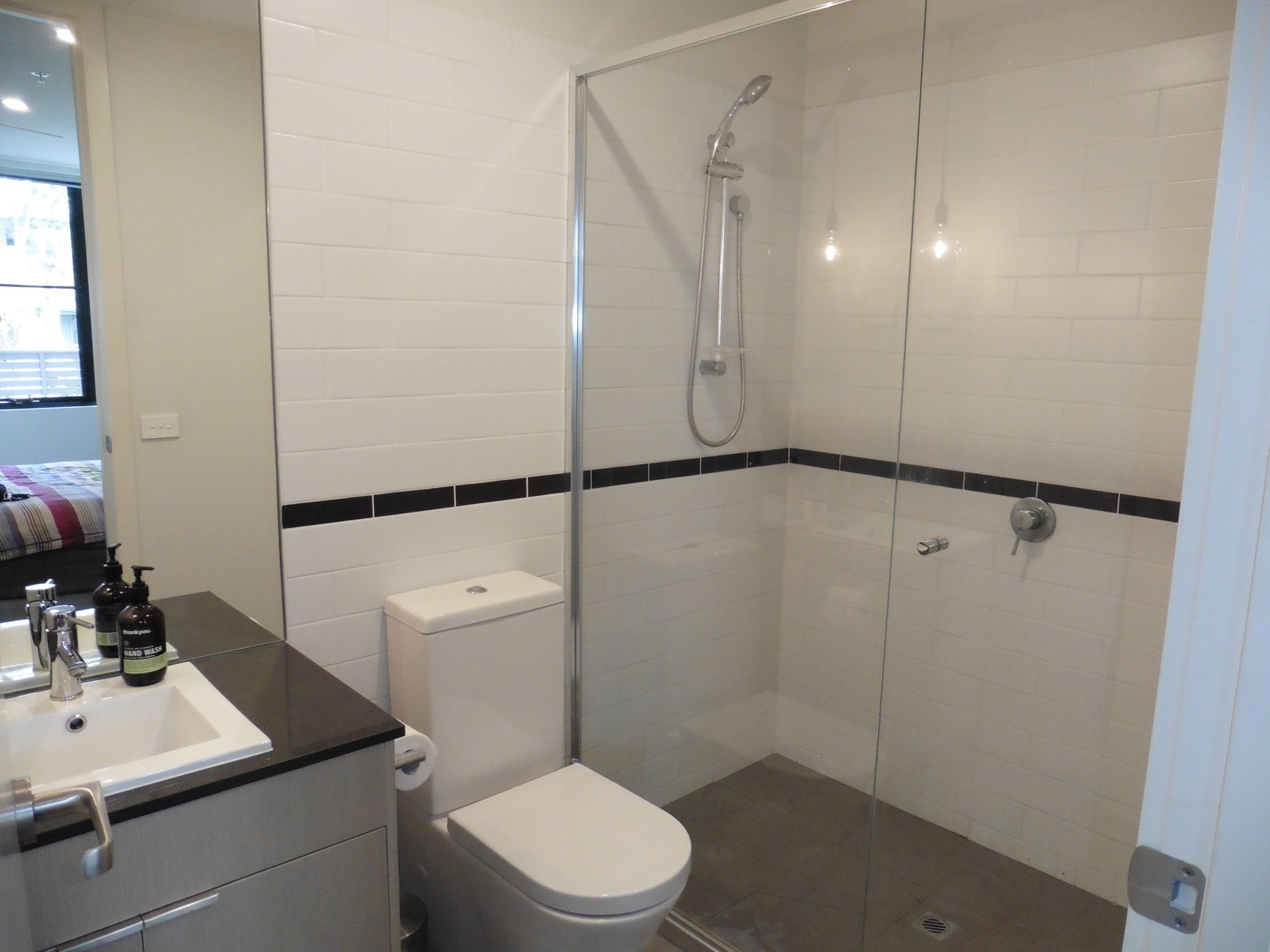 Gallery: 4/81 Warrigal Road