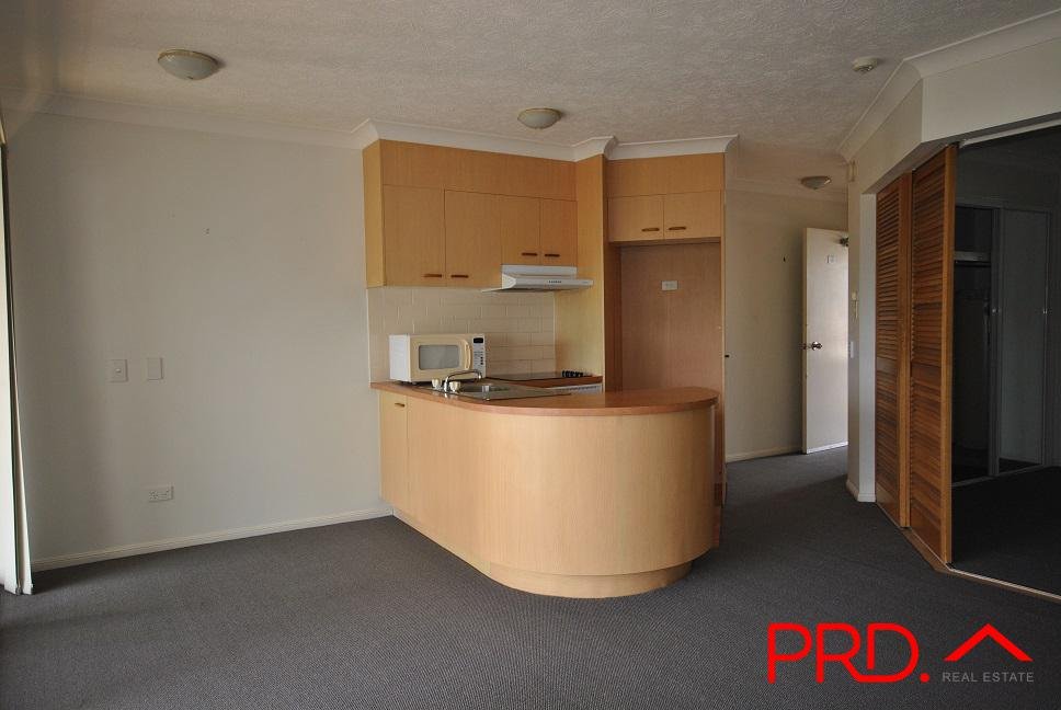 48/106 Marine Parade SOUTHPORT 2