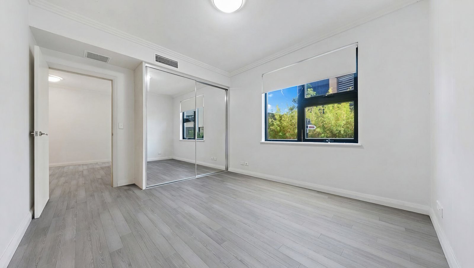 48/11 Bay Drive MEADOWBANK 4