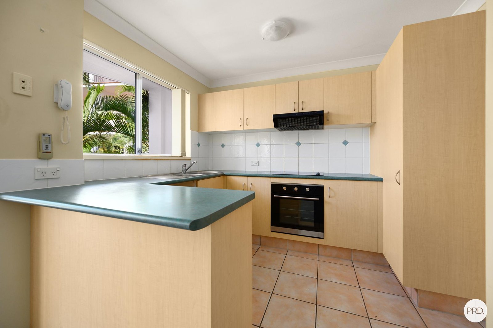 48/150 Marine Parade SOUTHPORT 3