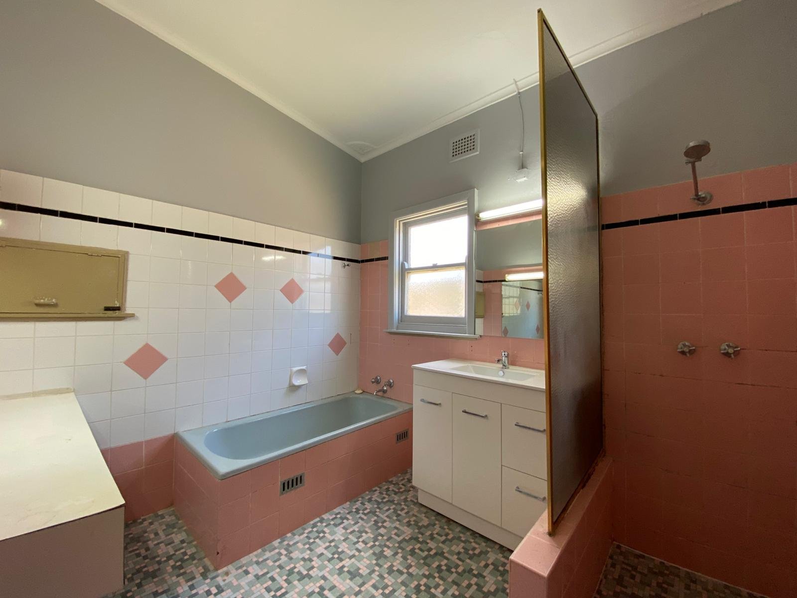482 Armidale Road TAMWORTH 10