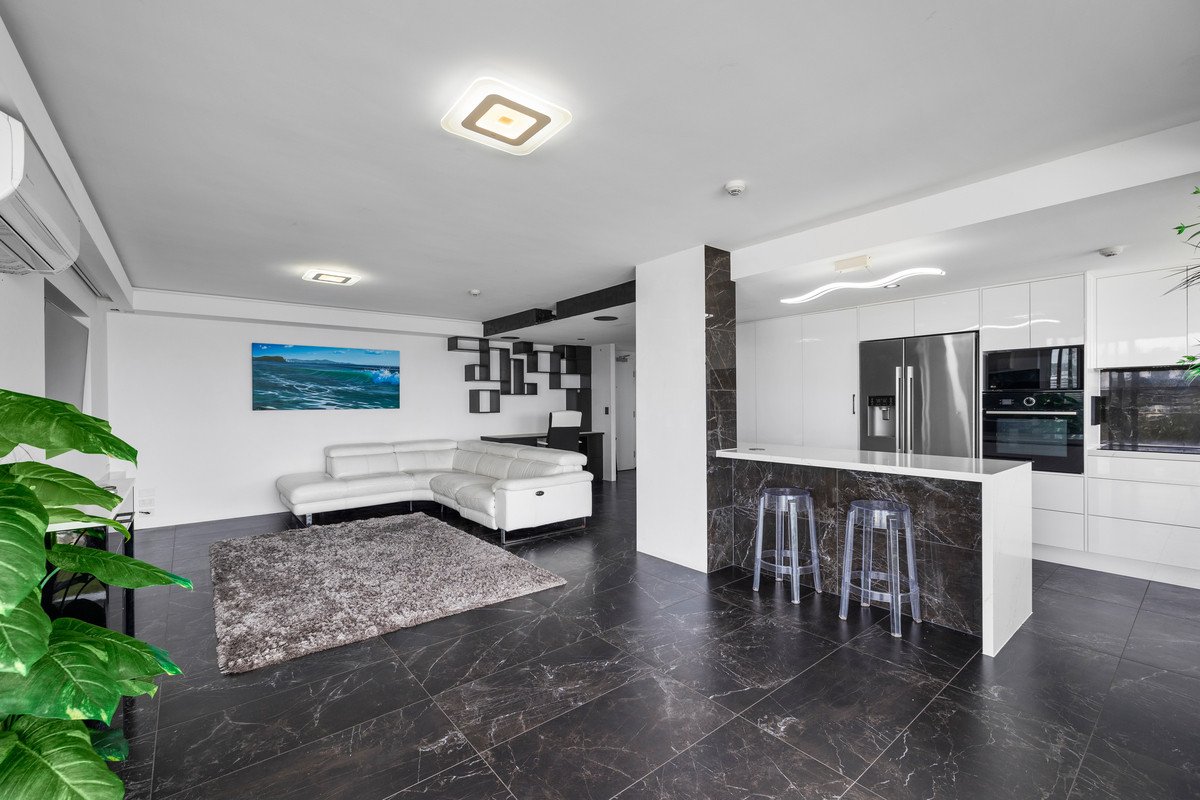 48/30-40 The Esplanade Burleigh Heads 3