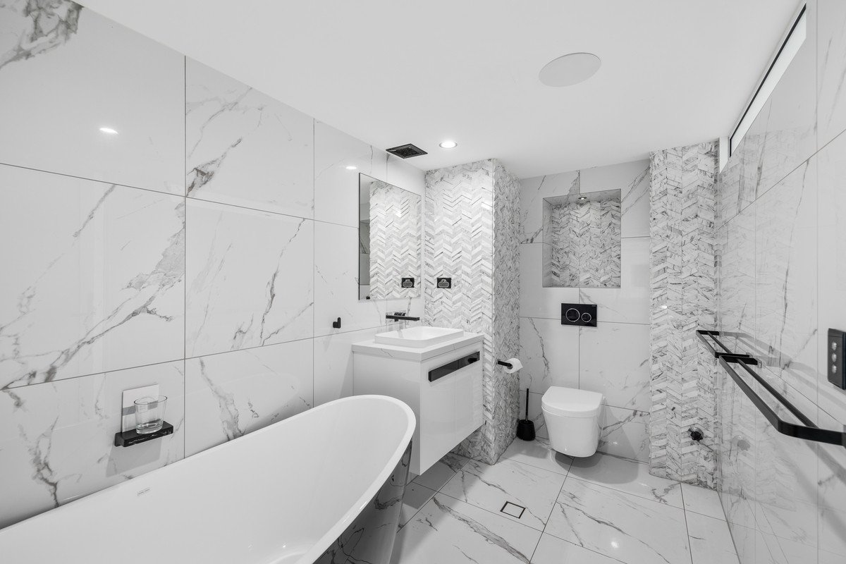 48/30-40 The Esplanade Burleigh Heads 9